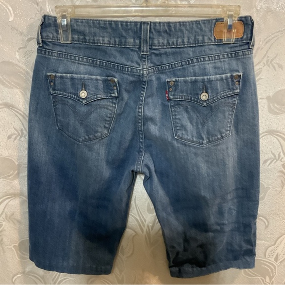526 Levi’s Slender Boot Shorts Size 10 S/C